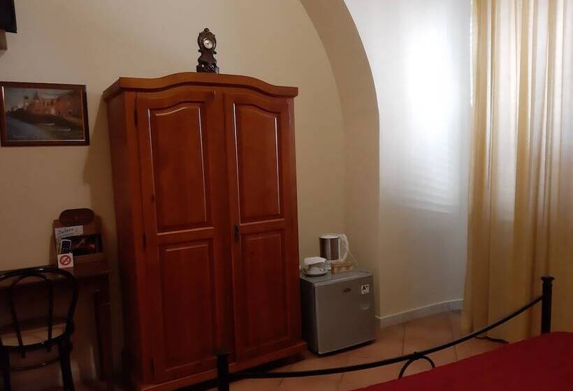 スタンダードルーム, I Mastrazzi B & B