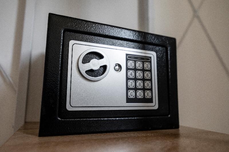 اتاق استاندارد سه نفره, Ausonia