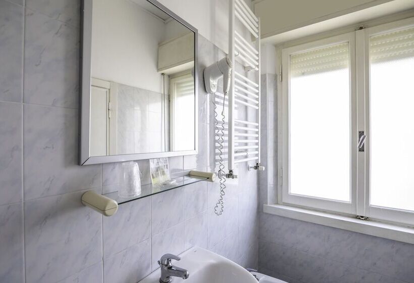 اتاق استاندارد, Ausonia