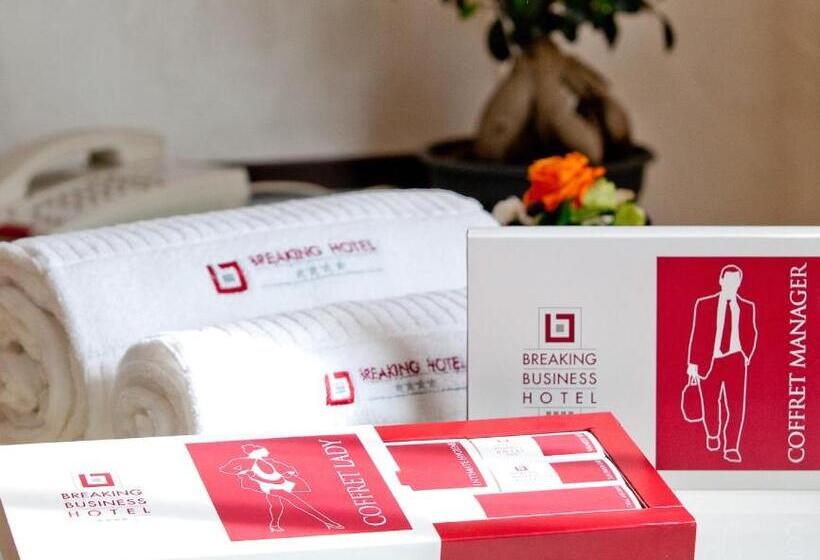 جناح جونيور, Breaking Business