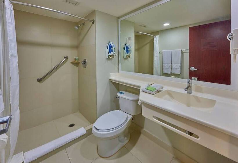 غرفه قياسيه سريرين مزدوجين, City Express By Marriott Saltillo Sur