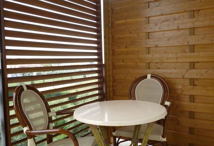 舒适型房间, Elaia Garden