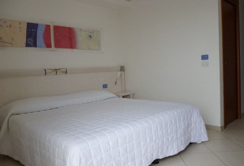 标准间, Elaia Garden