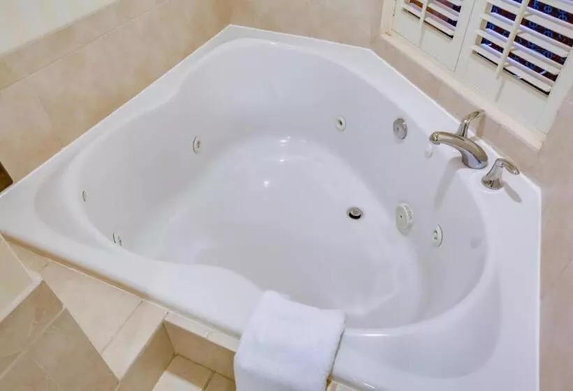 キングサイズベッドのスタンダードルーム, Fairfield Inn And Suites By Marriott Titusville Kennedy Space Center