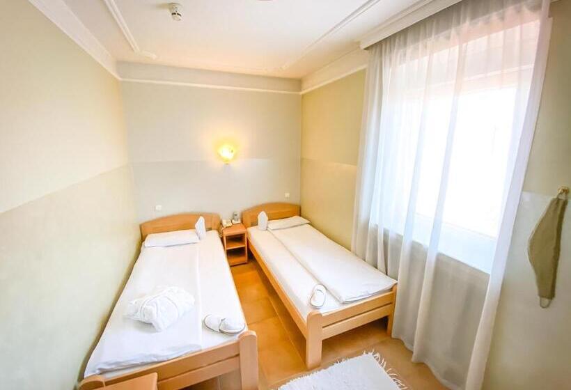 اتاق استاندارد, Garni Rimski