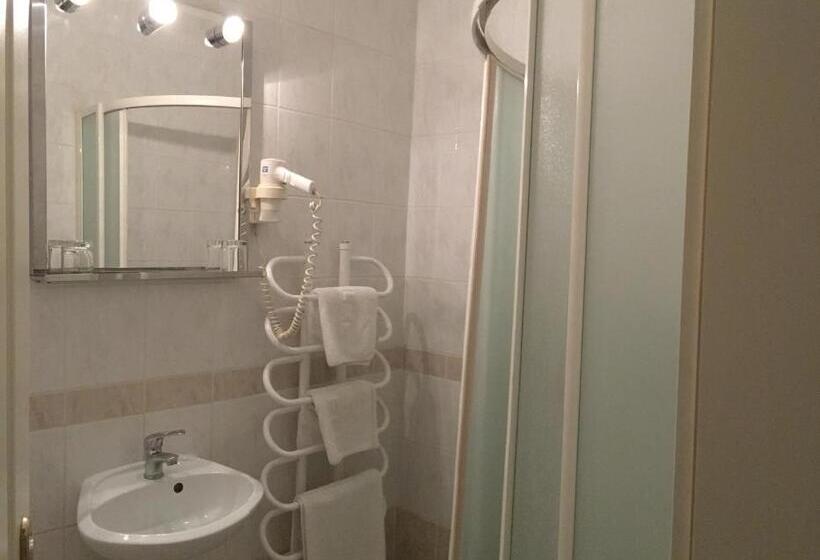 اتاق اکونومی, Garni Rimski