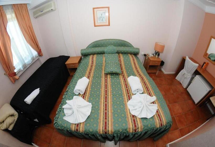 اتاق استاندارد سه نفره, Garni Rimski