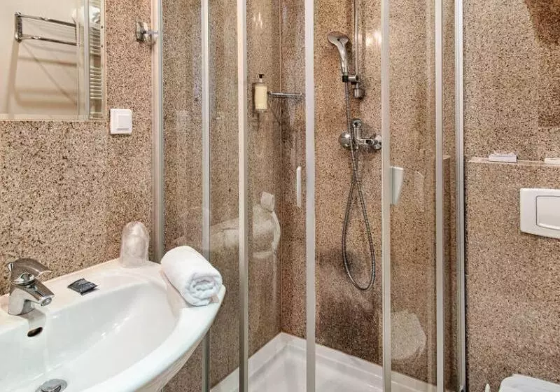 اتاق استاندارد یک نفره, Grand Royal