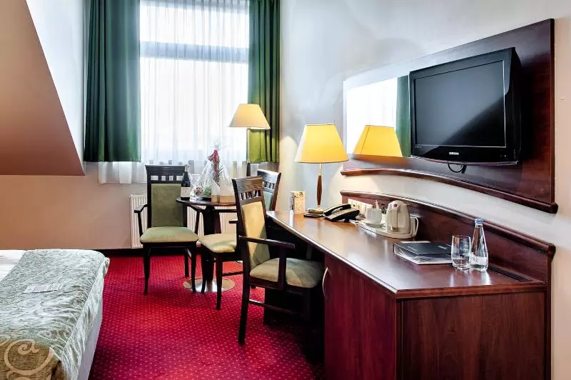 اتاق استاندارد یک نفره, Grand Royal