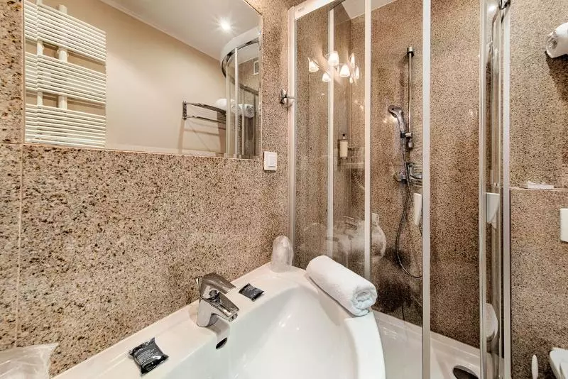 اتاق استاندارد, Grand Royal