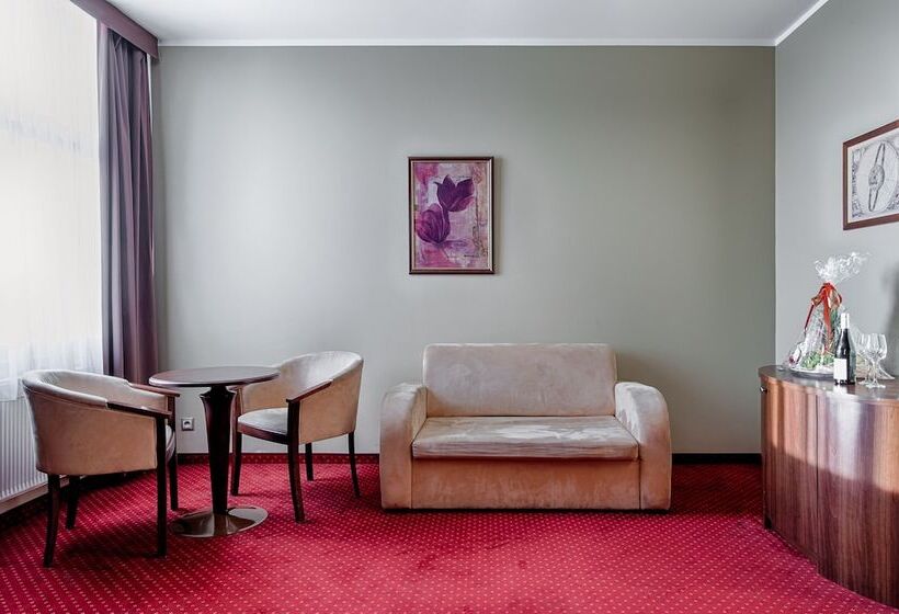 سوییت جونیور, Grand Royal