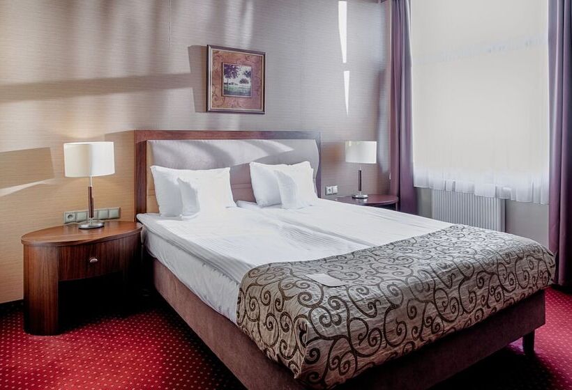 سوییت جونیور, Grand Royal