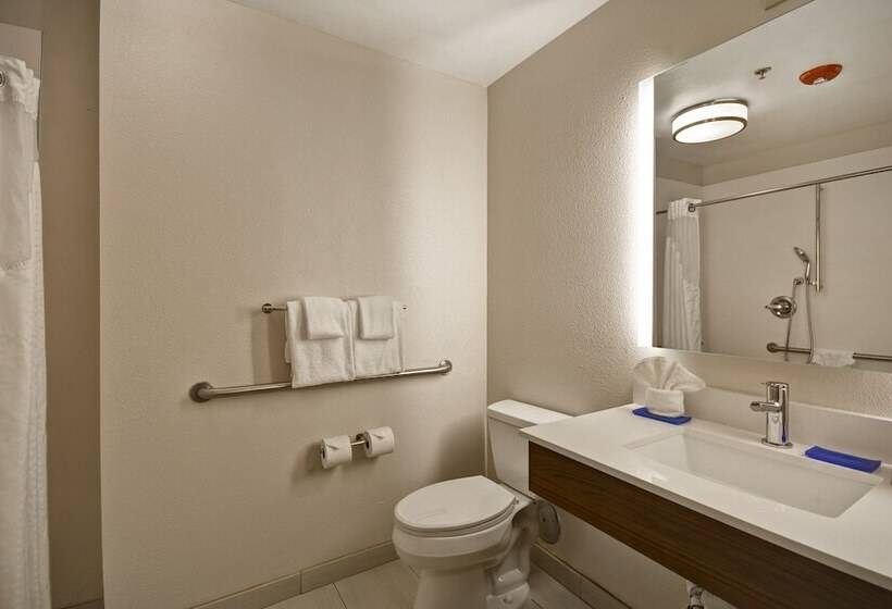 スイート, Holiday Inn Express Fresno River Park Highway 41, An Ihg