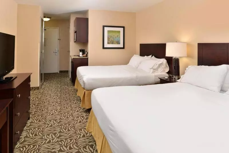 سوئیت برای معلولان, Holiday Inn Express Fresno River Park Highway 41, An Ihg