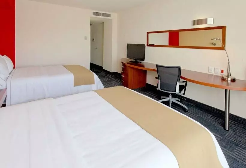2ダブルベッドのスタンダードルーム, Holiday Inn Express Guadalajara Expo, An Ihg