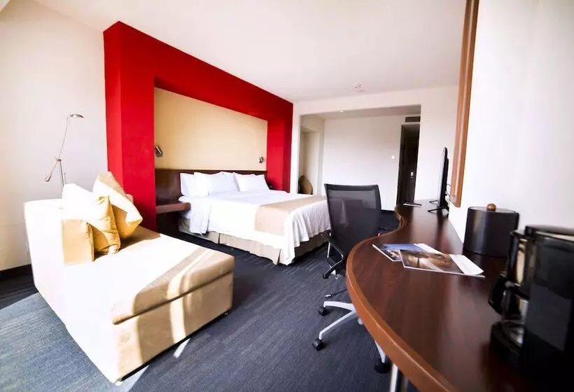 バルコニー付スイート, Holiday Inn Express Guadalajara Expo, An Ihg