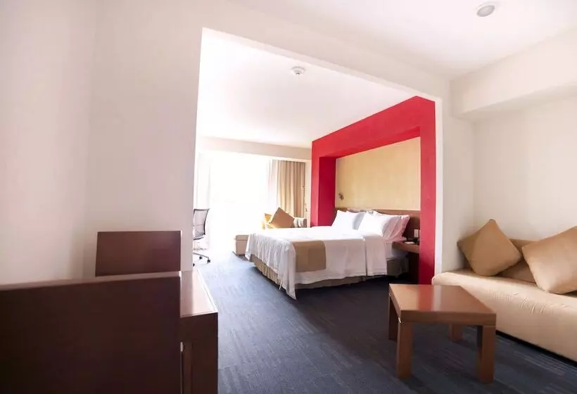 バルコニー付スイート, Holiday Inn Express Guadalajara Expo, An Ihg