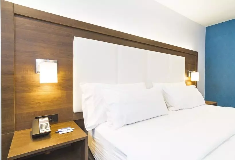 اتاق استاندارد, Holiday Inn Express Hollywood Walk Of Fame, An Ihg
