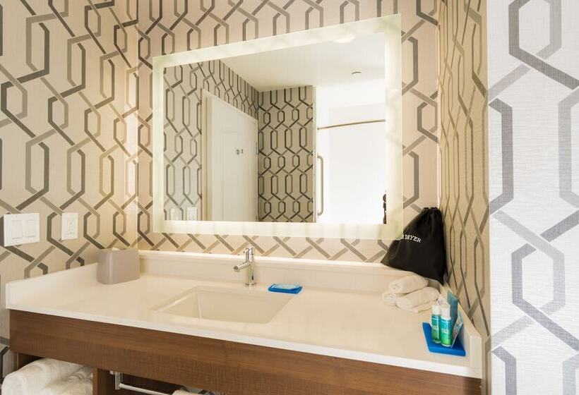 غرفه قياسيه سريرين مزدوجين, Holiday Inn Express Hollywood Walk Of Fame, An Ihg