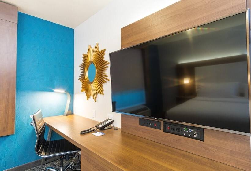 스탠다드 룸 더블 침대 2개, Holiday Inn Express Hollywood Walk Of Fame, An Ihg