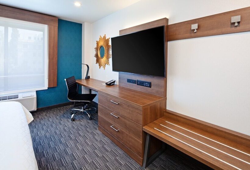 غرفه قياسيه سريرين مزدوجين, Holiday Inn Express Hollywood Walk Of Fame, An Ihg
