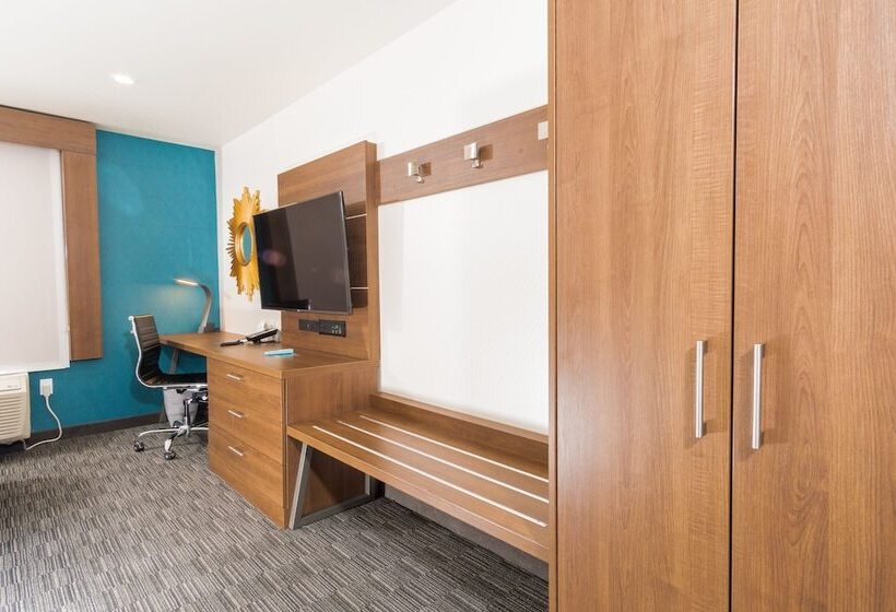 غرفه قياسيه سريرين مزدوجين, Holiday Inn Express Hollywood Walk Of Fame, An Ihg