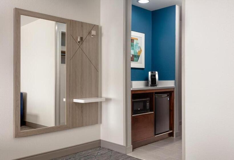 带2个卧室的套房, Holiday Inn Express Kearney, An Ihg