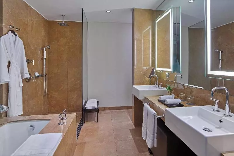 اتاق لوکس با تخت بزرگ, The Westin Lima Hotel & Convention Center