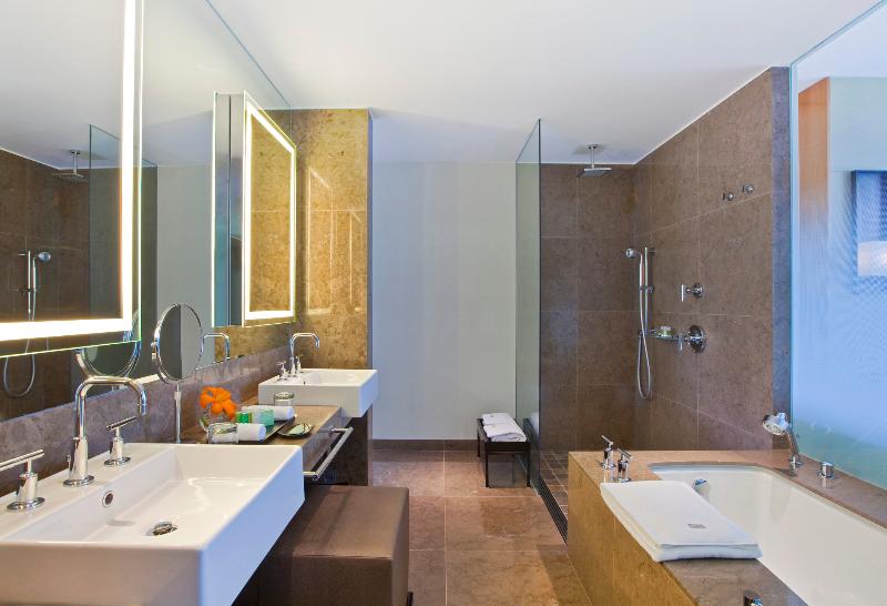 חדר דחוקס עם מיטת קינג, The Westin Lima Hotel & Convention Center