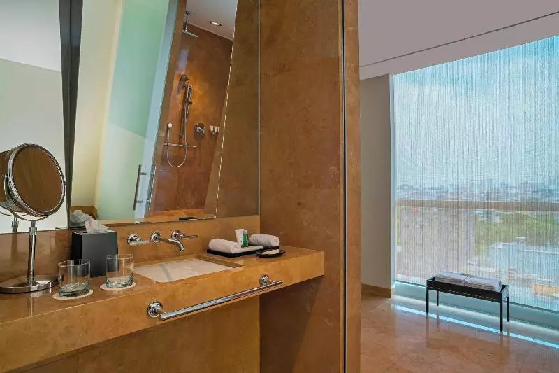 اتاق لوکس با تخت بزرگ, The Westin Lima Hotel & Convention Center