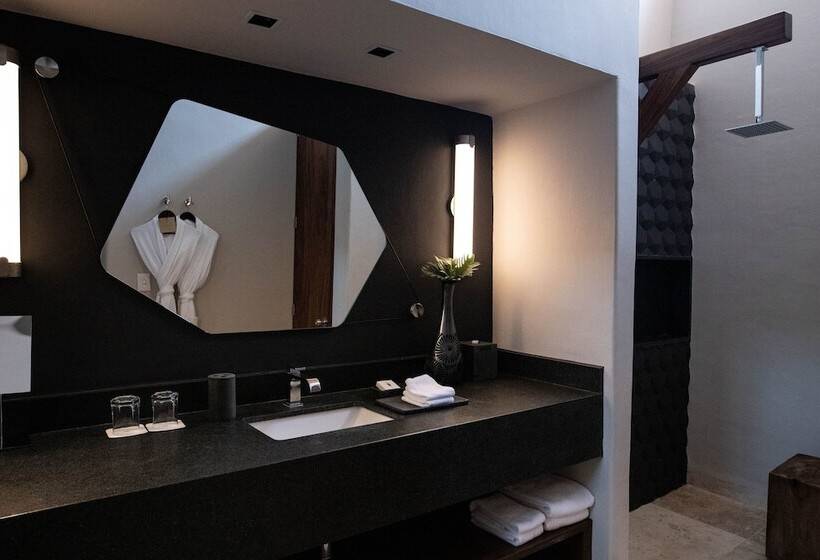 Suite with Pool, Thompson Zihuatanejo, A Beach Resort, By Hyatt