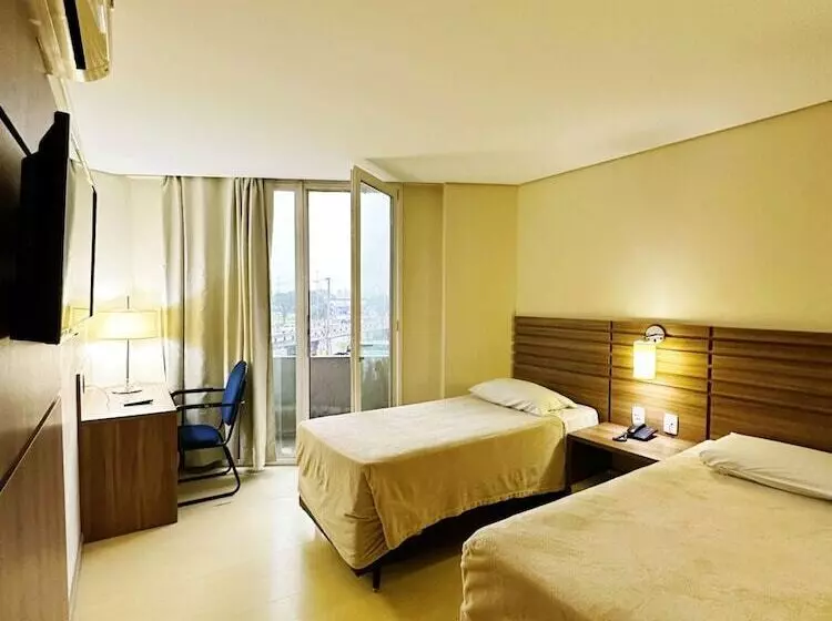 اتاق استاندارد چهار تخته, Umbu Hotel Porto Alegre