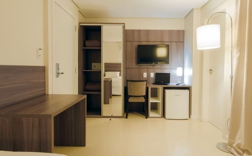 スタンダード4人部屋, Umbu Hotel Porto Alegre