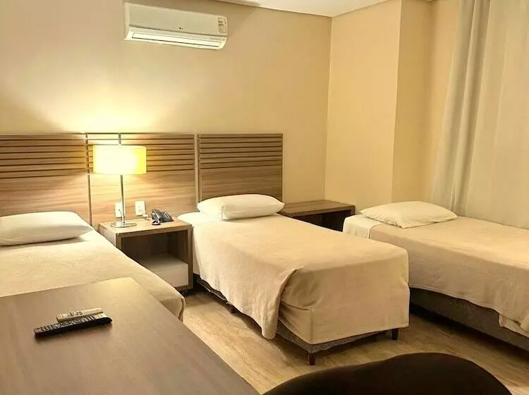 اتاق اجرایی سه نفره, Umbu Hotel Porto Alegre
