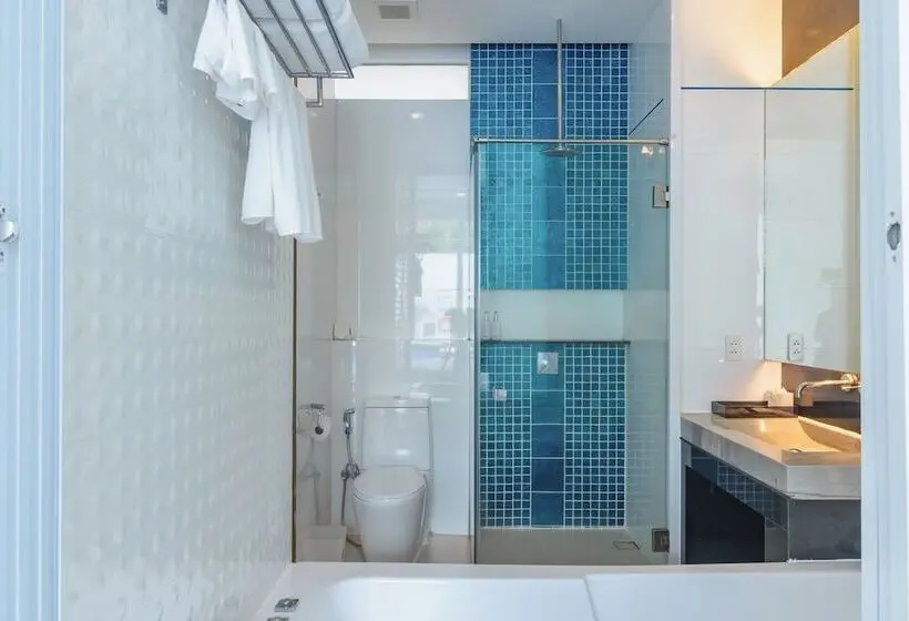 プールの見えるデラックスルーム, Kc Beach Hotel Samui