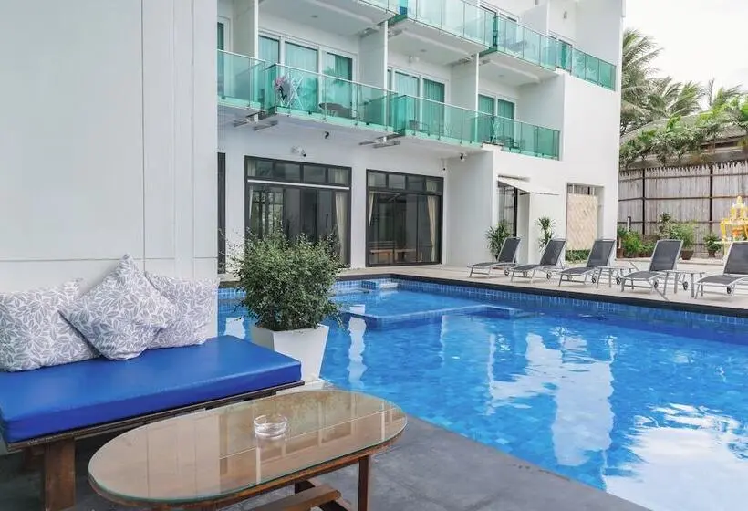 プールの見えるデラックスルーム, Kc Beach Hotel Samui