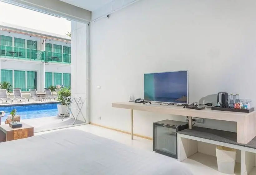 プールの見えるデラックスルーム, Kc Beach Hotel Samui