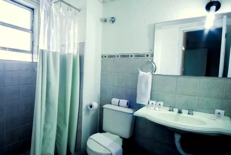 اتاق استاندارد سه نفره, Umbu Hotel Porto Alegre