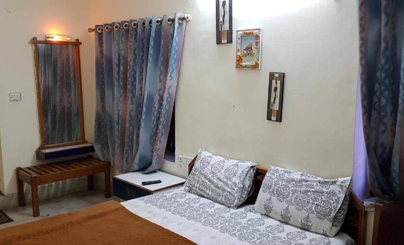 Номер Стандарт, Budget Stay Between The Hills