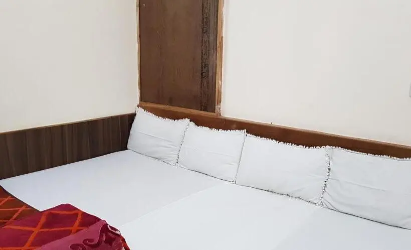 デラックスの４人部屋, Budget Stay Between The Hills