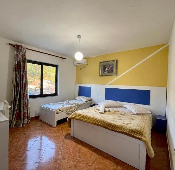 Трехместный Номер Стандарт с Балконом, Nicola