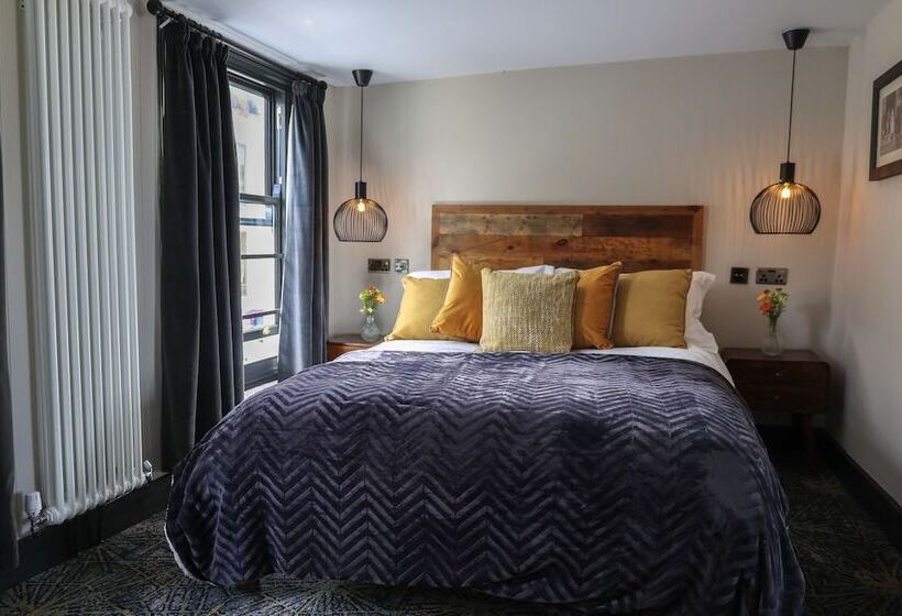 اتاق عادی, The Turks Head