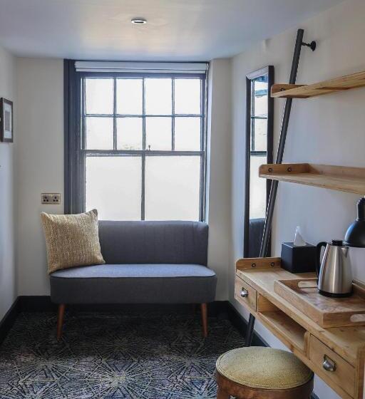 اتاق استاندارد با تخت بزرگ, The Turks Head