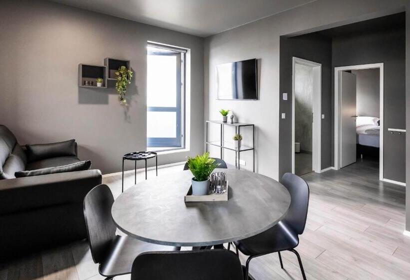 آپارتمان 1 خوابه با بالکن, The New Post Office