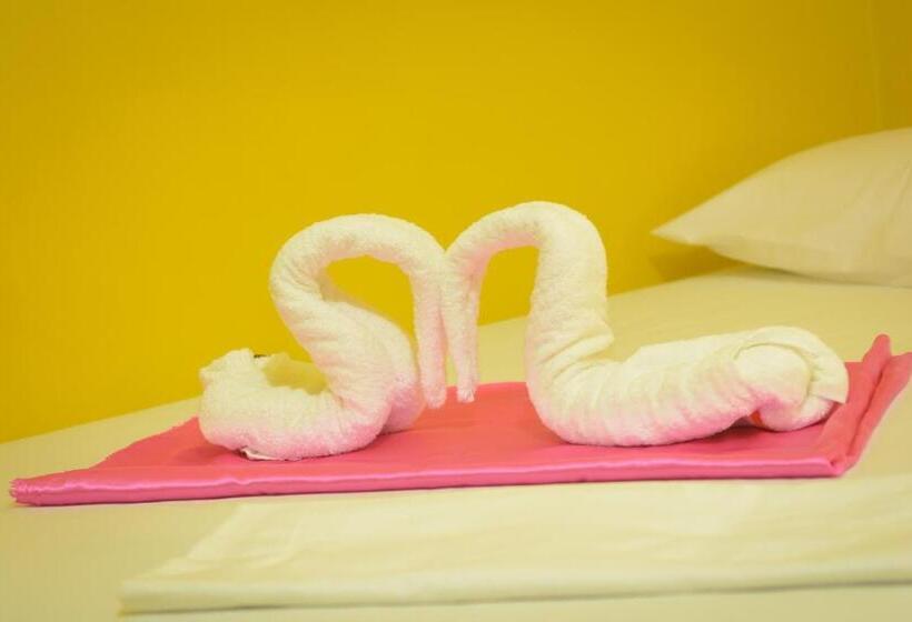 غرفة قياسية ثلاثية, Hostal Fachente