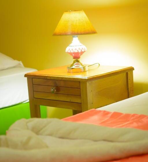 غرفة قياسية ثلاثية, Hostal Fachente