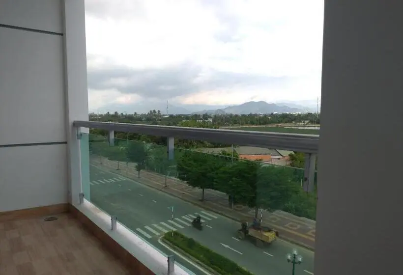 اتاق استاندارد با چشمانداز دریاچه, Khách Sạn ánh đông