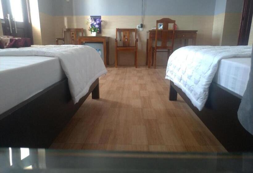 اتاق استاندارد با چشمانداز دریاچه, Khách Sạn ánh đông