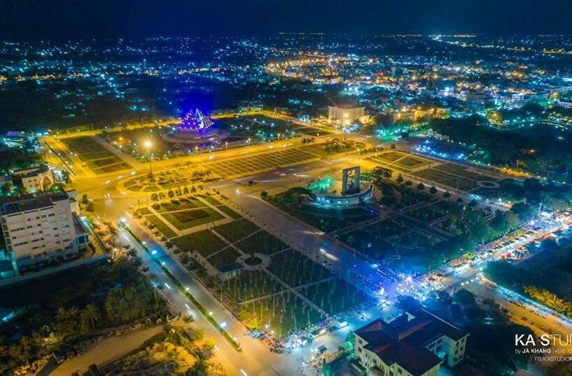 اتاق استاندارد با چشمانداز دریاچه, Khách Sạn ánh đông