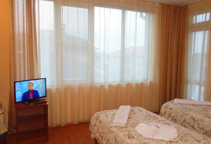 バルコニー付きスタンダードルーム, Matev